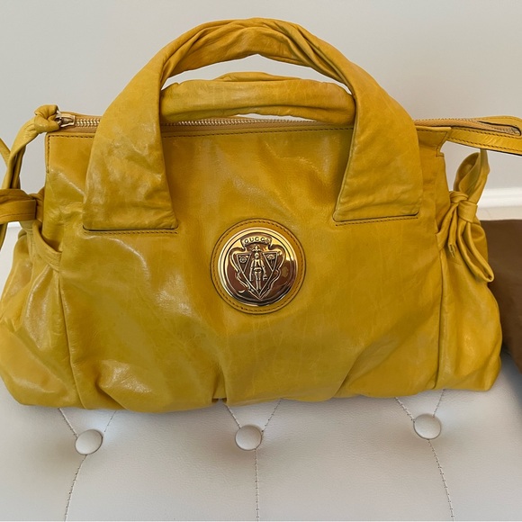 Bright yellow leather bag - Picture 2 of 12